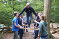 Im Team lässt sich leichter etwas wagen – das und mehr zu den Erfolgsfaktoren im Studium und im Beruf lernten die 17 neuen Studierenden der Friedhelm Loh Group beim Teambuilding im Kletterpark Wetzlar.