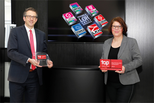 Steffen Kuras, Leiter HR Marketing und Recruiting der Friedhelm Loh Group, freute sich mit seiner Kollegin Alexandra Nordmann, HR Marketing und Recruiting, über die wiederholte Auszeichnung als „Top Employer Deutschland“.